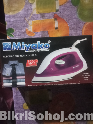 উন্নত মানের একটি আয়রন